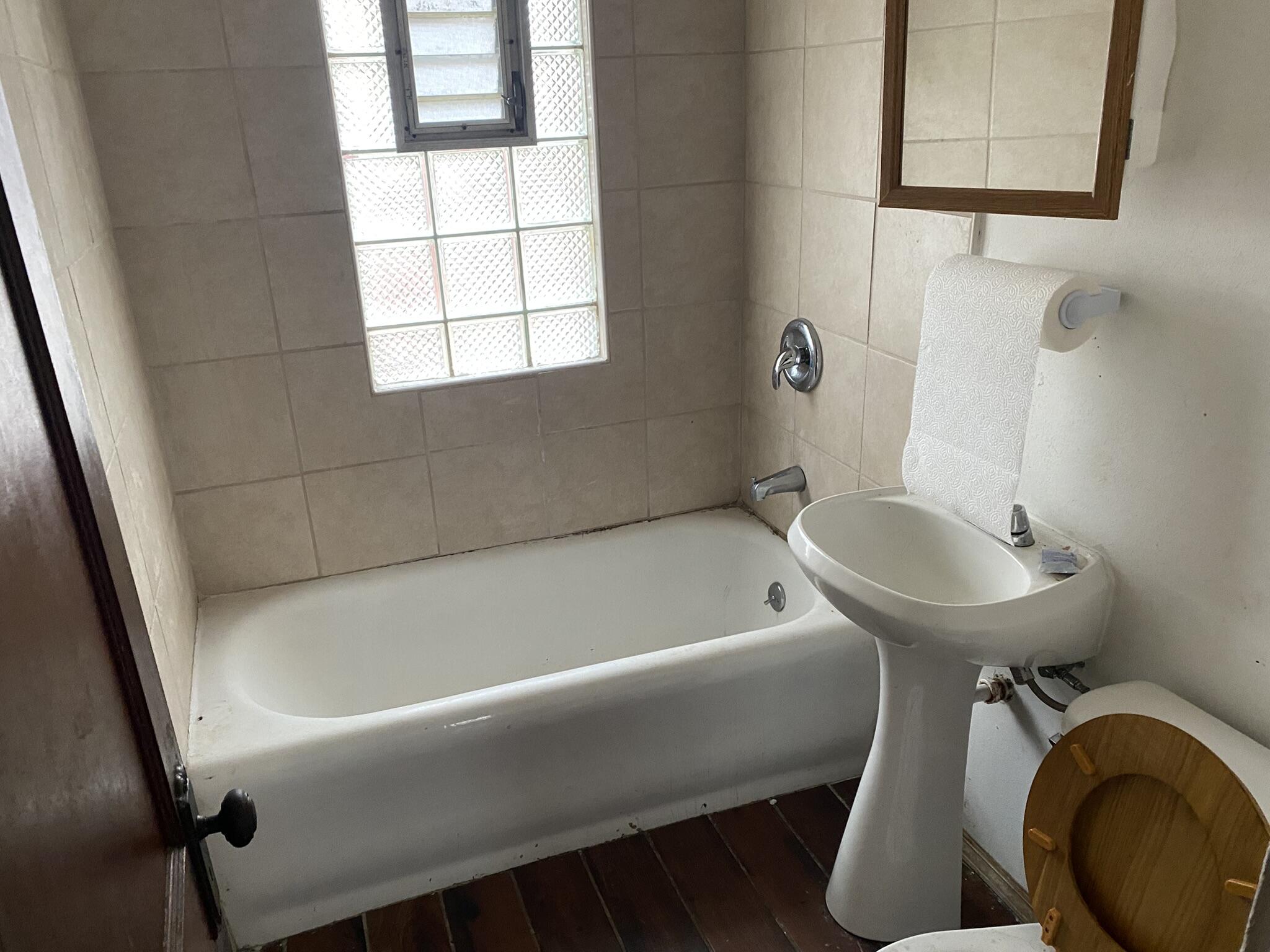 2848 North 50th Street Milwaukee, WI 53210 - Photo 10 of 13 IMG_5286