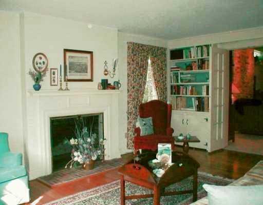 358 Midway Road Mt. Lebanon, PA 15216 - Photo 5 of 8 Gallery Image 5