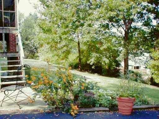 358 Midway Road Mt. Lebanon, PA 15216 - Photo 8 of 8 Gallery Image 8