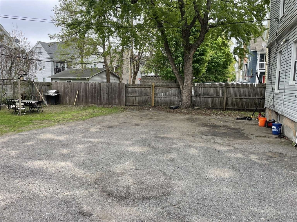 16-18 Alderman Street Springfield, MA 01108 - Photo 3 of 20 Gallery Image 3