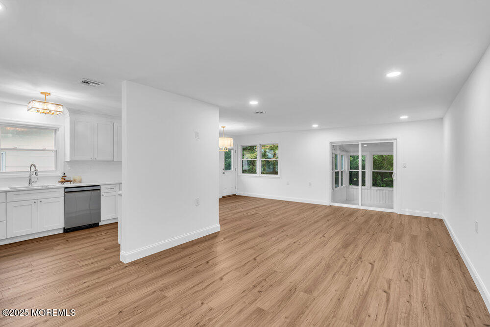73 Markham Road Brick, NJ 08724 - Photo 3 of 19 013_dsc01826_841