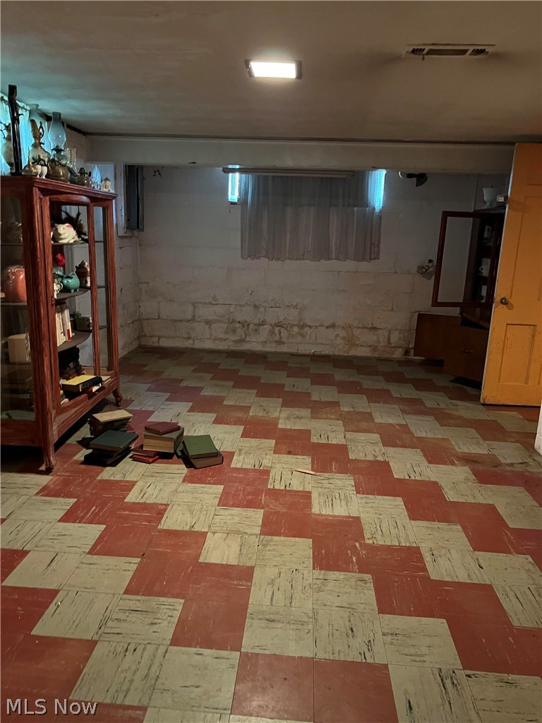 9501 Oakdale Road Cleveland, OH 44129 - Photo 13 of 21 Gallery Image 13