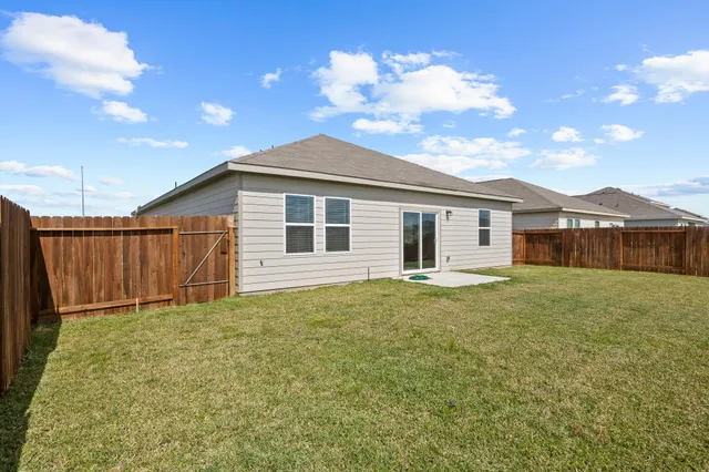 $2,400 | 6310 Highland Bnd Drive, Richmond, TX 77469