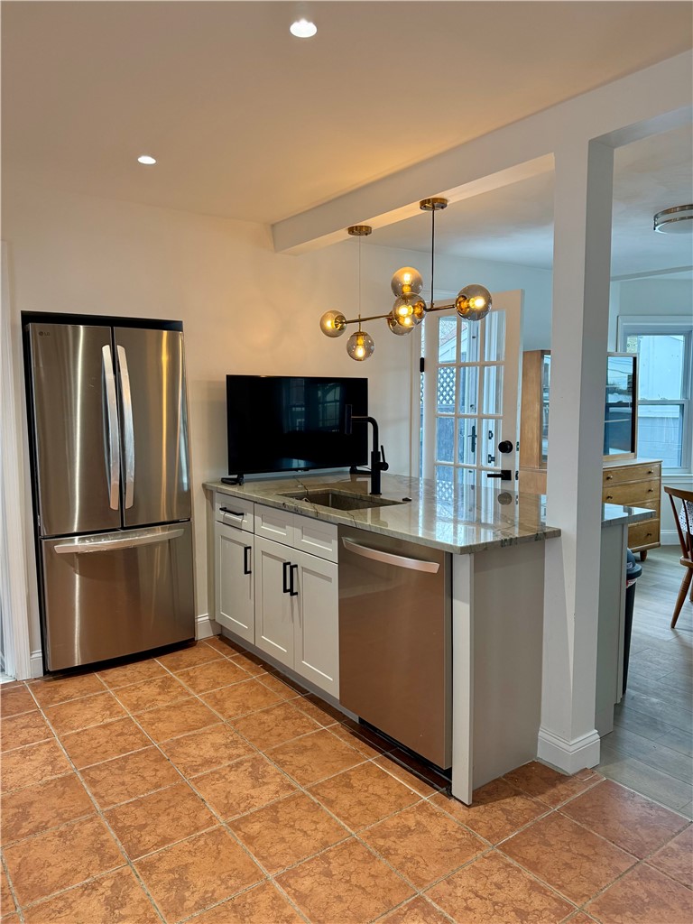 571 Winter Street Woonsocket, RI 02895 - Photo 6 of 27