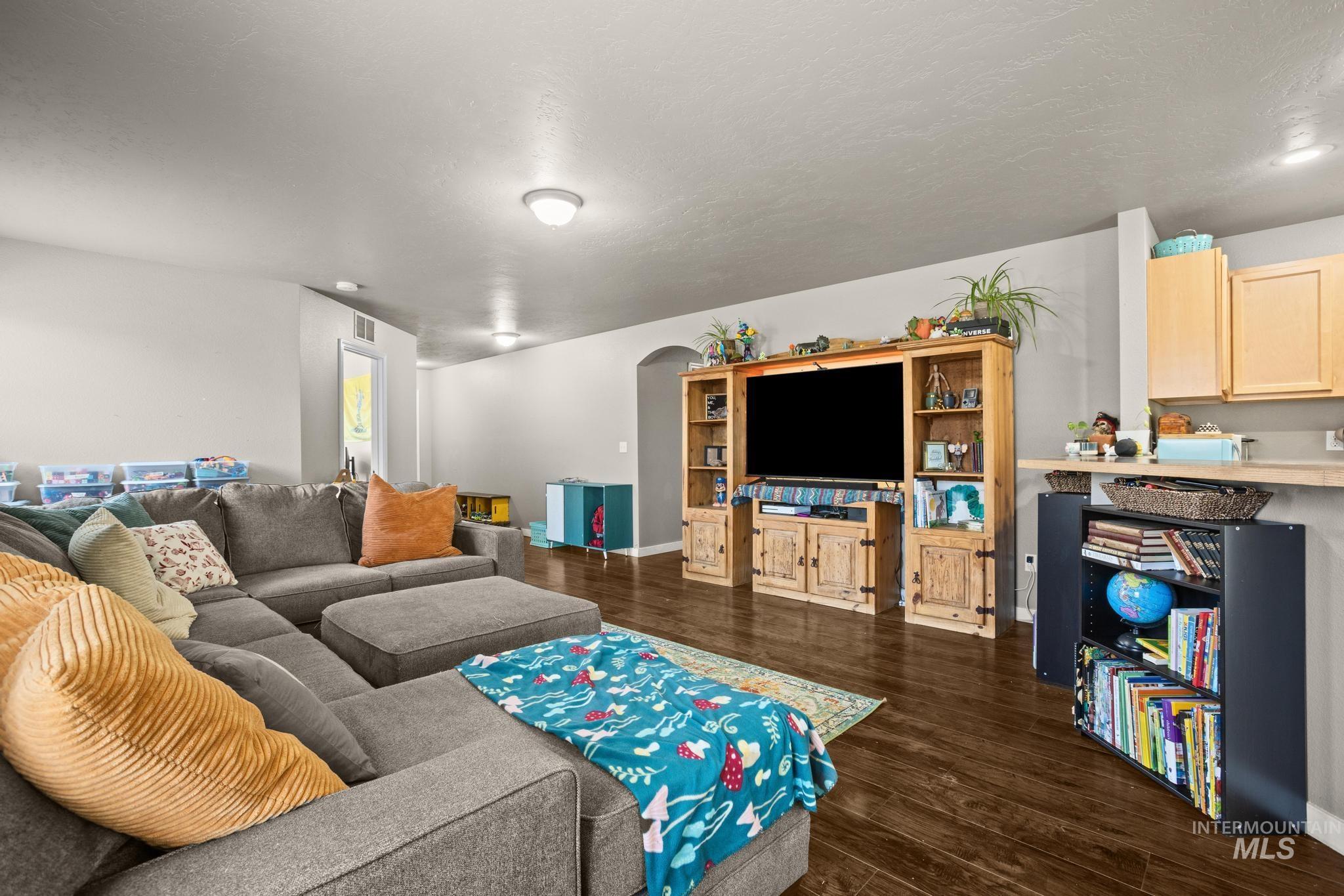 2719 Rowland Court Caldwell, ID 83607 - Photo 6 of 38