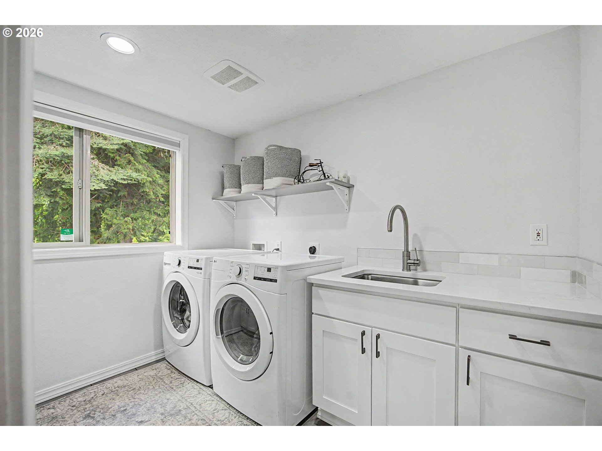 23303 Southeast Howlett Road Eagle Creek, OR 97022 - Photo 21 of 48 a utility room with sink dryer and washer