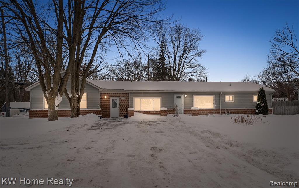 8535 Andersonville Road Clarkston, MI 48346 - Photo 1 of 23 Gallery Image 1