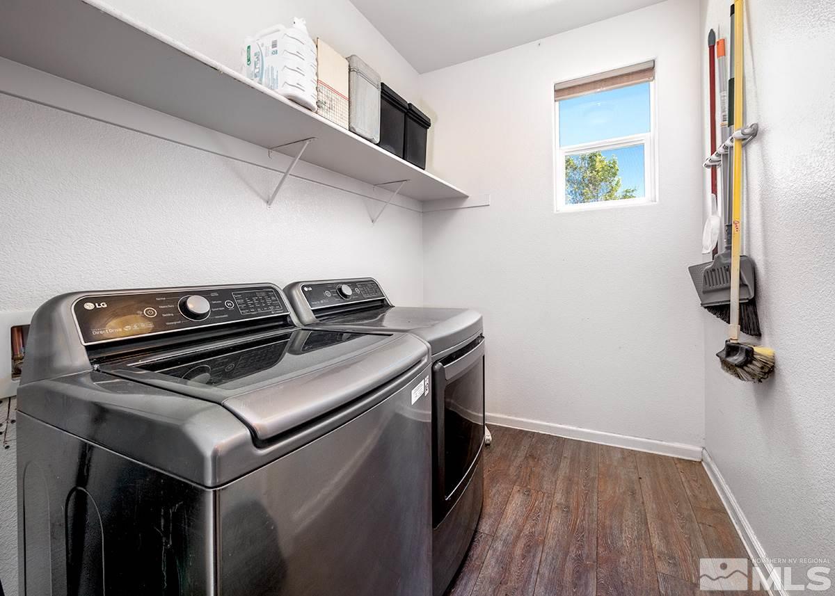 590 Verelli Court Reno, NV 89521 - Photo 10 of 23 a utility room with dryer and washer