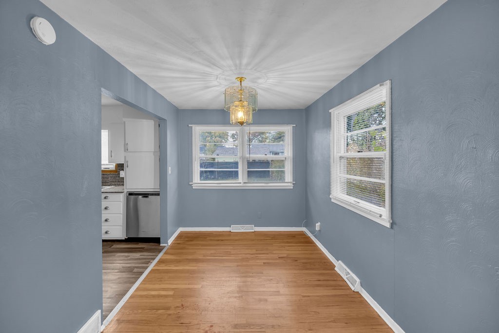 2306 Yorkshire Drive Decatur, IL 62526 - Photo 4 of 21 Gallery Image 4