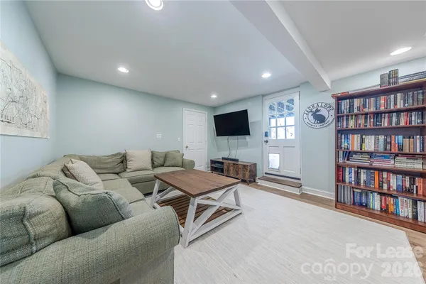 $5,150 | 2101 Dartmouth Place, Charlotte, NC 28207