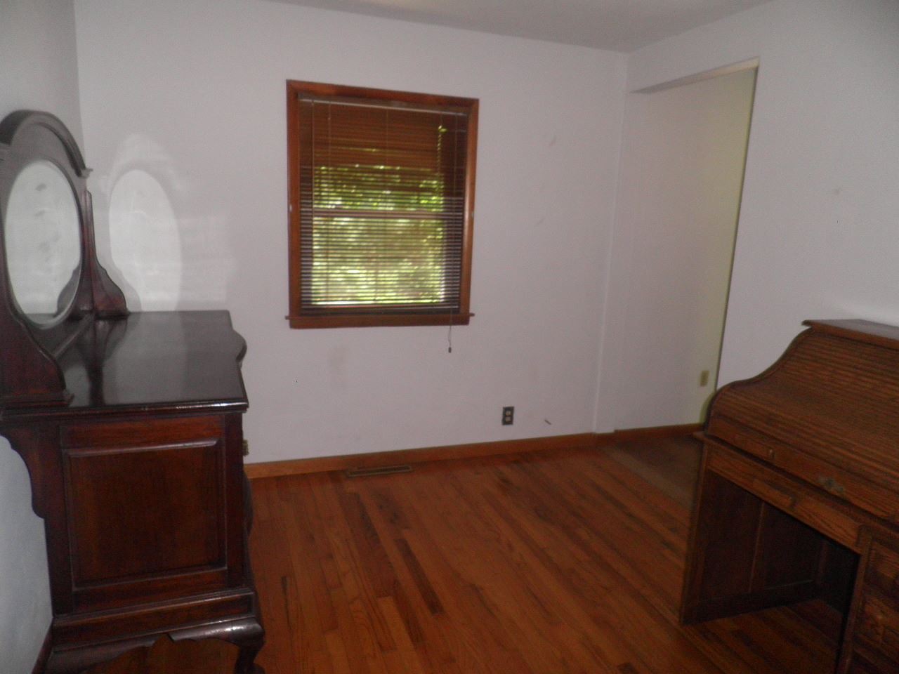 3965 North Hinkle Road Bloomington, IN 47408 - Photo 5 of 14