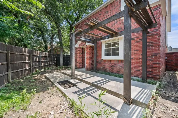 $1,900 | 5248 Sam Houston Drive, Log Cabin, TX 75148