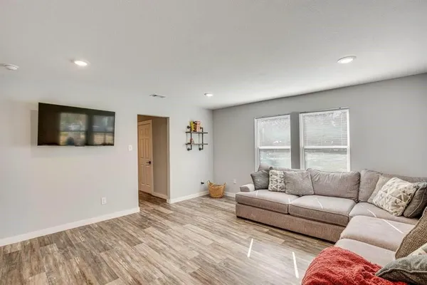 $1,900 | 5248 Sam Houston Drive, Log Cabin, TX 75148