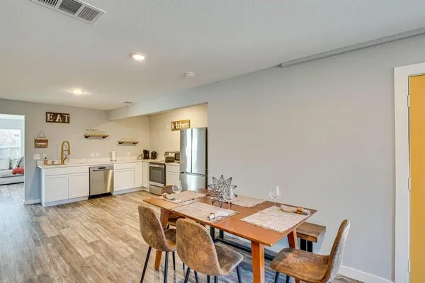 $1,900 | 5248 Sam Houston Drive, Log Cabin, TX 75148