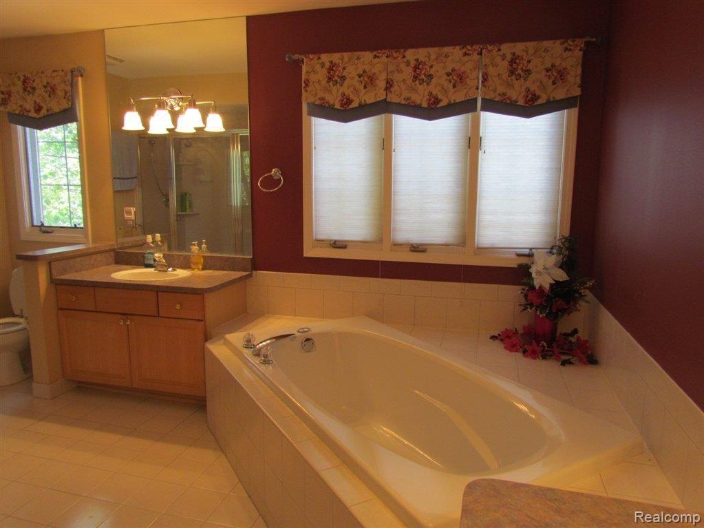 6558 Kennesaw Road Canton, MI 48187 - Photo 14 of 24 IMG_1653.JPG