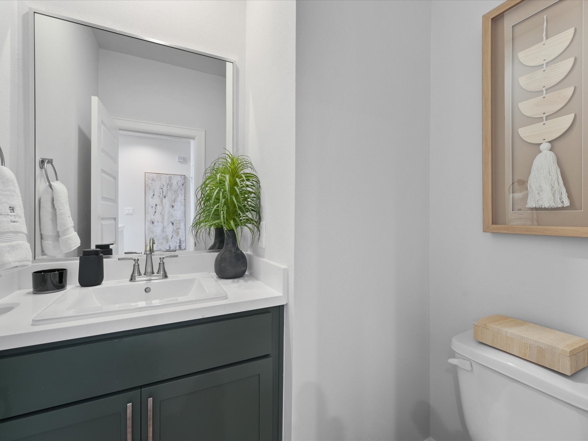 9217 Washington Heights Street Houston, TX 77063 - Photo 20 of 28 Half Bath