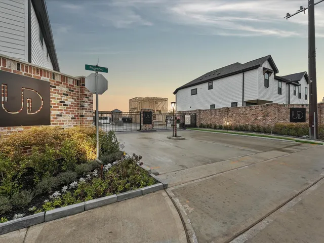 $399,990 | 9217 Washington Heights Street, Houston, TX 77063