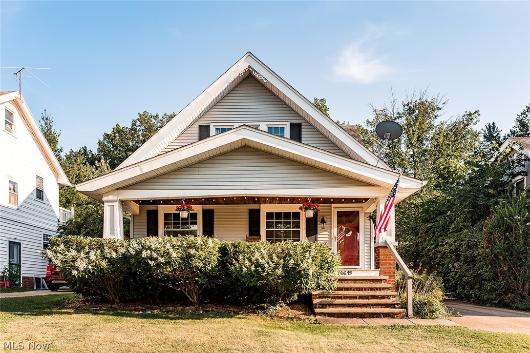 16619 West Park Road Cleveland, OH 44111 - Photo 3 of 35 Gallery Image 3