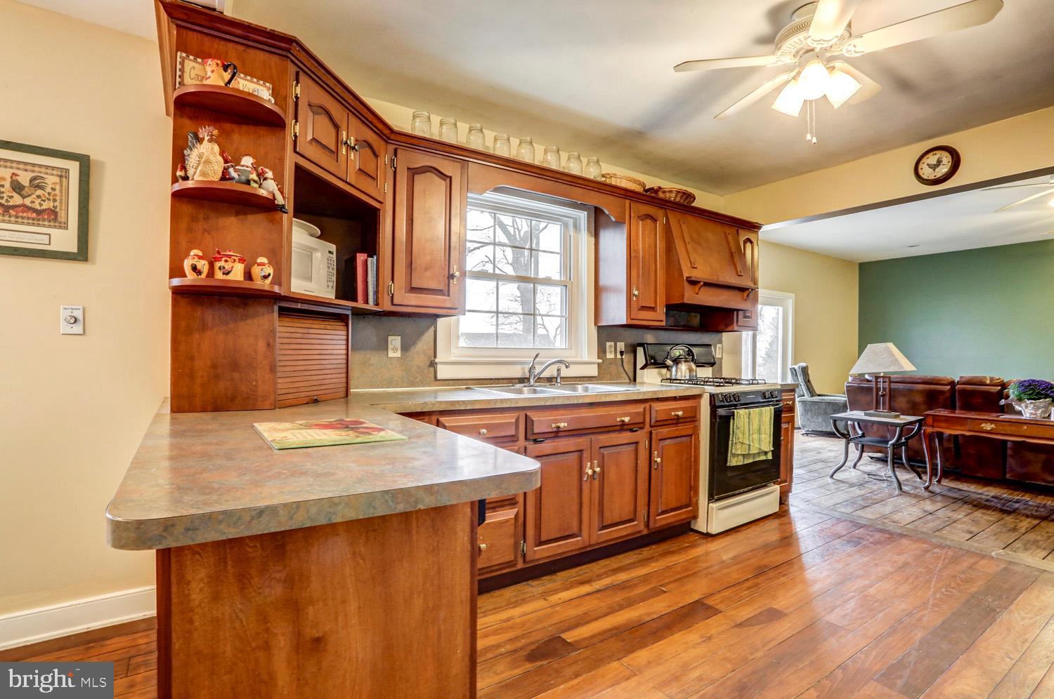 323 Dead End Road Lititz, PA 17543 - Photo 14 of 29