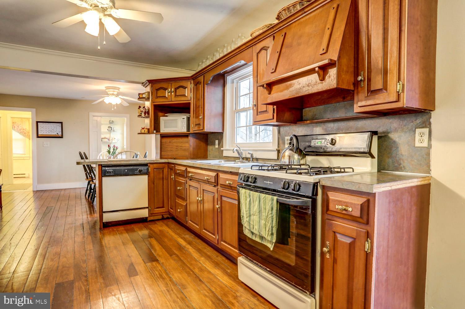 323 Dead End Road Lititz, PA 17543 - Photo 16 of 29
