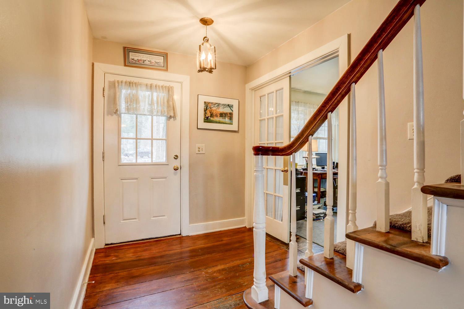 323 Dead End Road Lititz, PA 17543 - Photo 3 of 29