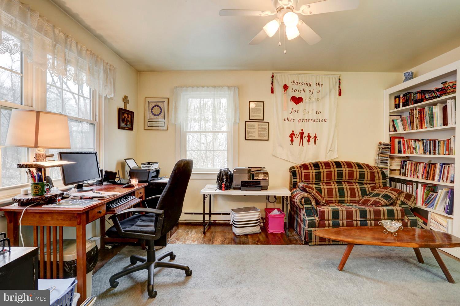 323 Dead End Road Lititz, PA 17543 - Photo 4 of 29
