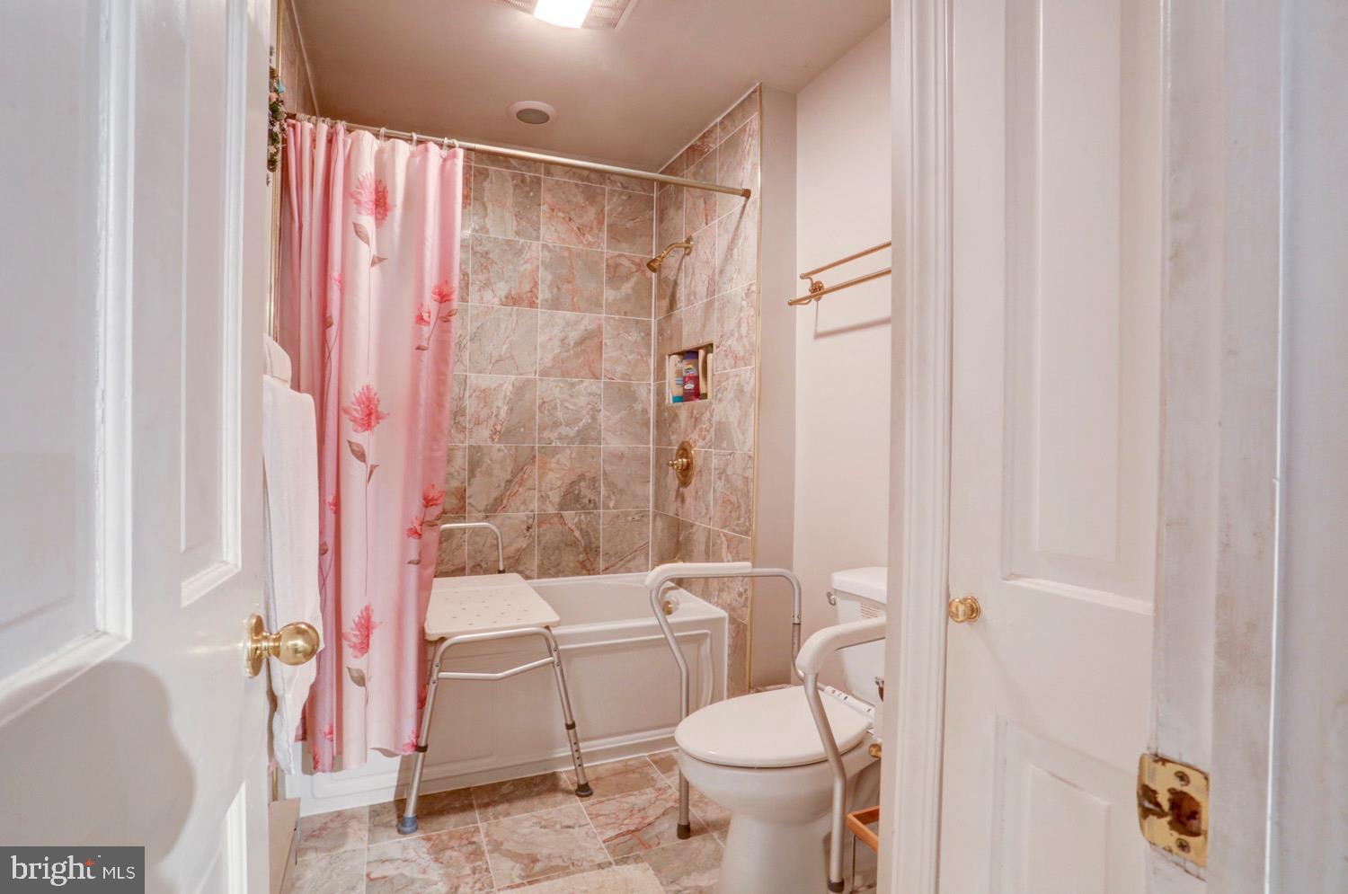 323 Dead End Road Lititz, PA 17543 - Photo 7 of 29