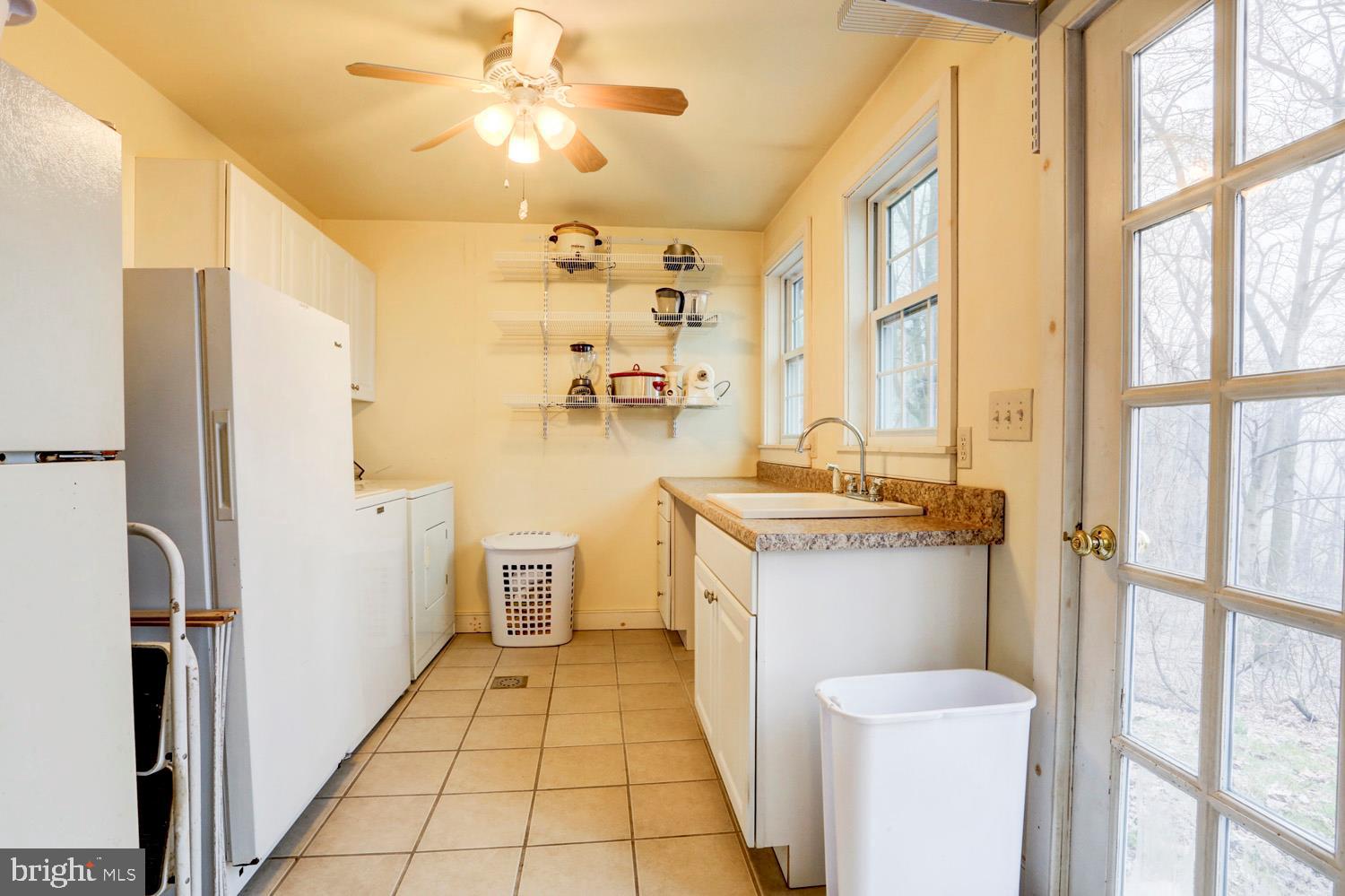 323 Dead End Road Lititz, PA 17543 - Photo 10 of 29