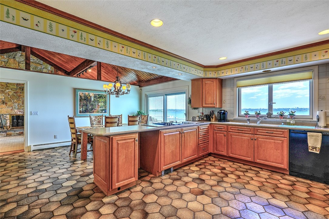 10 Stonegate Road Warren, RI 02885 - Photo 33 of 50
