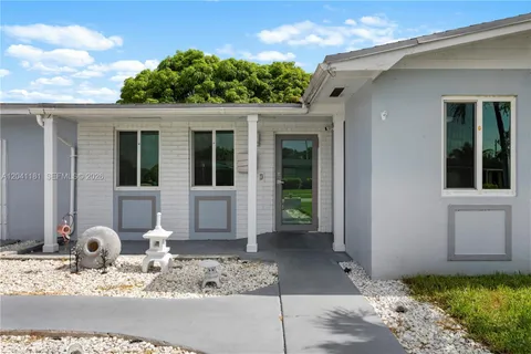$799,000 | 8981 Southwest 127th Terrace, Miami, FL 33176