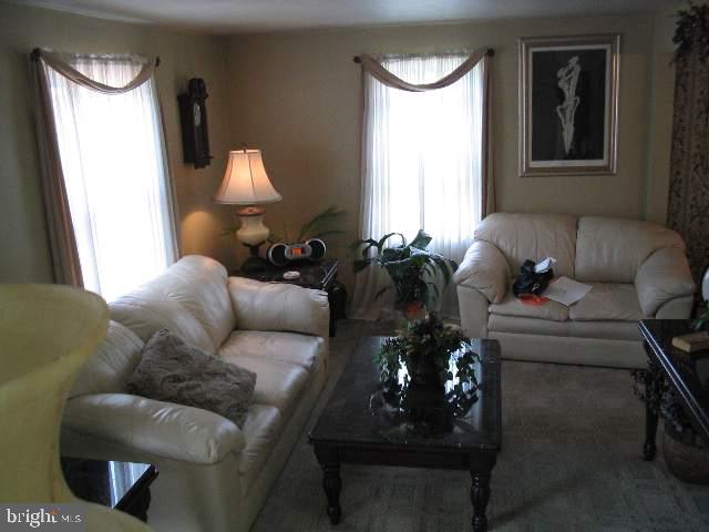 2991 Croyden Road Harrisburg, PA 17104 - Photo 4 of 8 Gallery Image 4