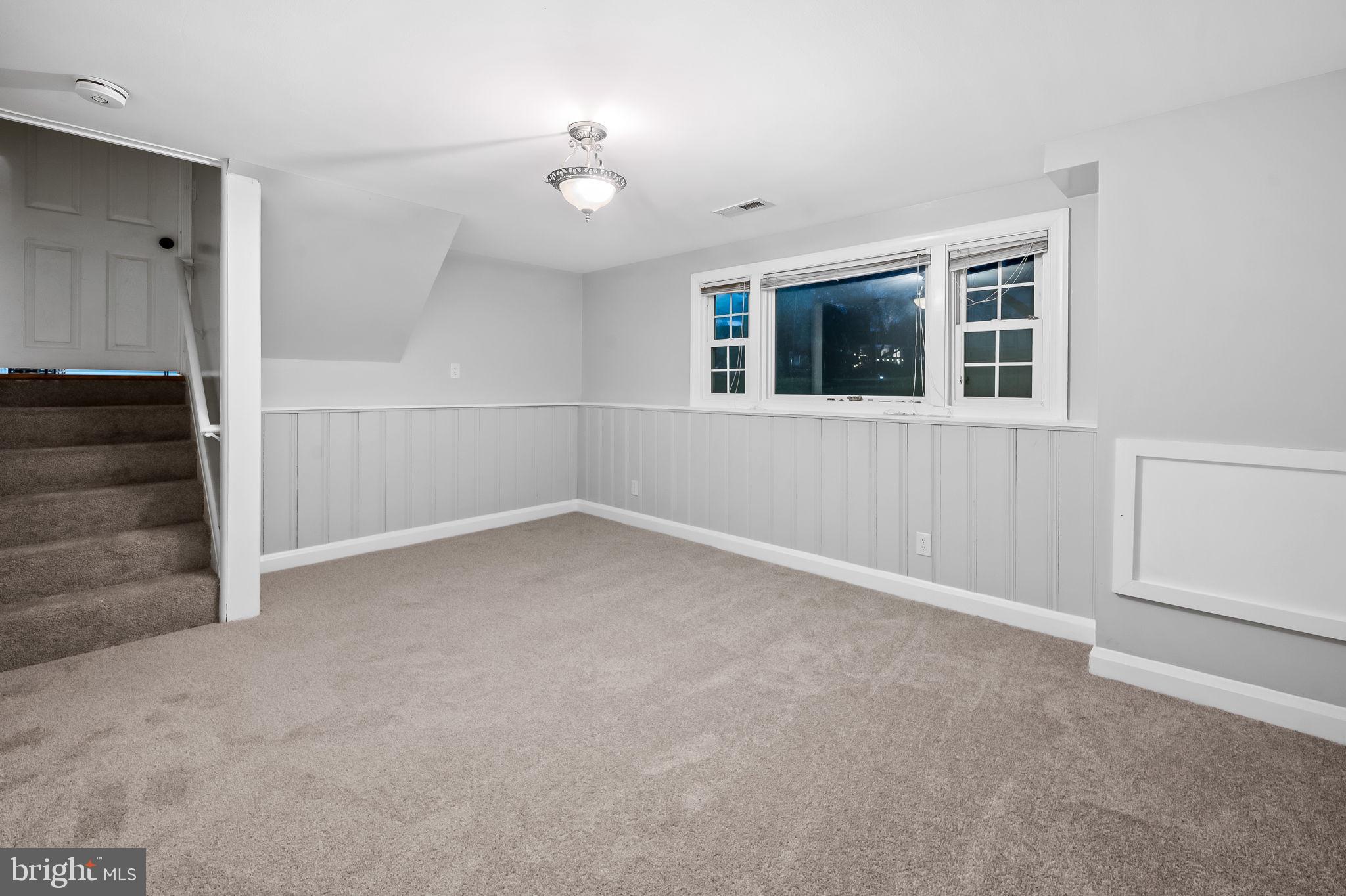 1807 Wentworth Road Parkville, MD 21234 - Photo 15 of 32