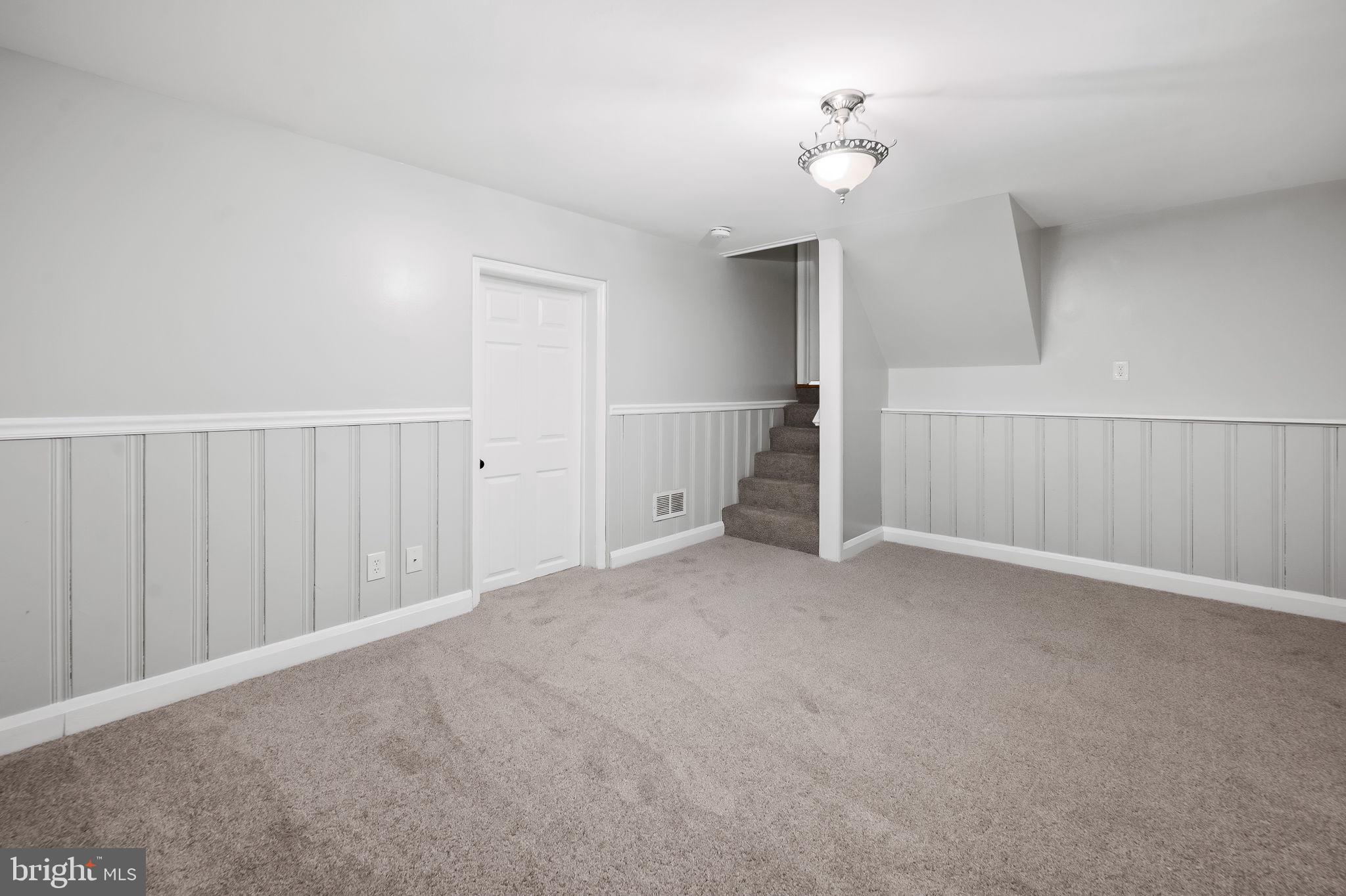 1807 Wentworth Road Parkville, MD 21234 - Photo 17 of 32