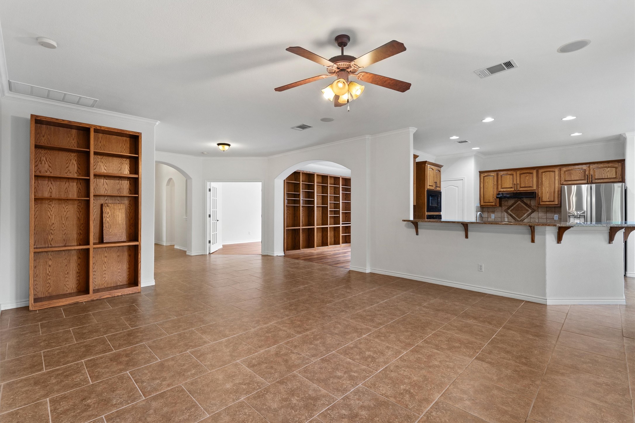4612 Sonora Trace Georgetown, TX 78633 - Photo 18 of 36 a view of an empty room with window and cabinet