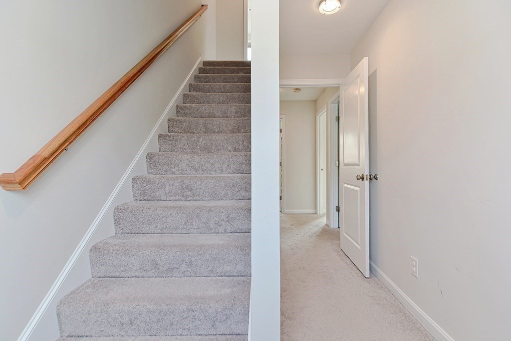 32 Riley Road, Unit 32 Tyngsboro, MA 01879 - Photo 23 of 35