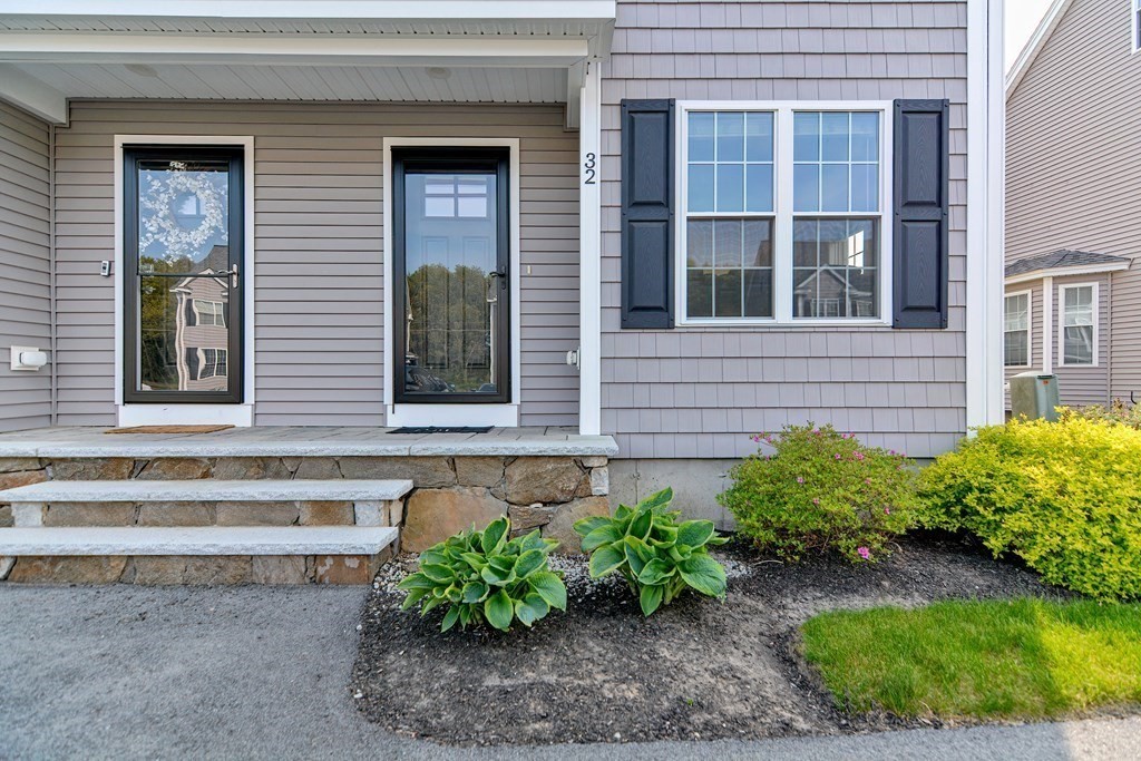 32 Riley Road, Unit 32 Tyngsboro, MA 01879 - Photo 3 of 35