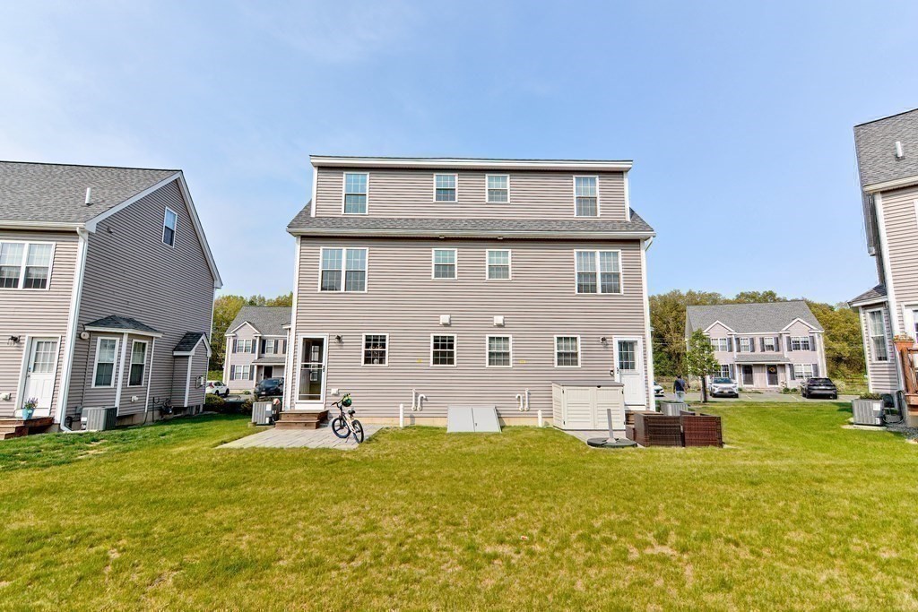 32 Riley Road, Unit 32 Tyngsboro, MA 01879 - Photo 33 of 35