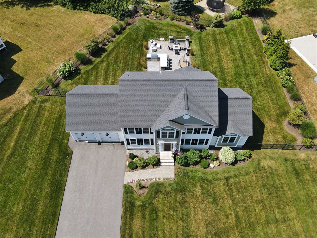 12 Old Pasture Road Dracut, MA 01826 - Photo 4 of 38 Gallery Image 4