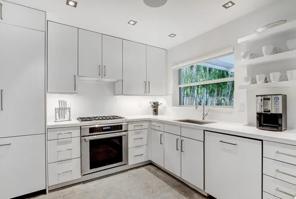$8,900 | 717 Northeast 1st Court, Delray Beach, FL 33483