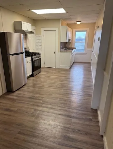 $2,400 | 341 Lakeview Avenue, Unit 6, Lowell, MA 01850