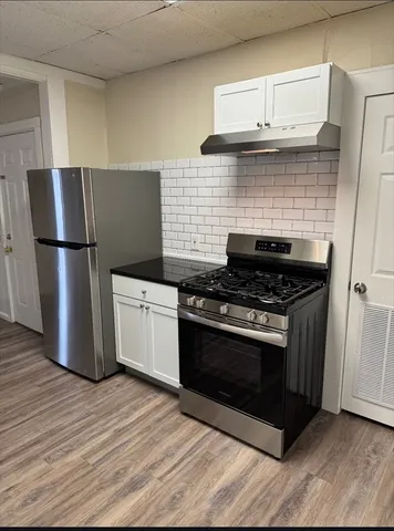 $2,400 | 341 Lakeview Avenue, Unit 6, Lowell, MA 01850