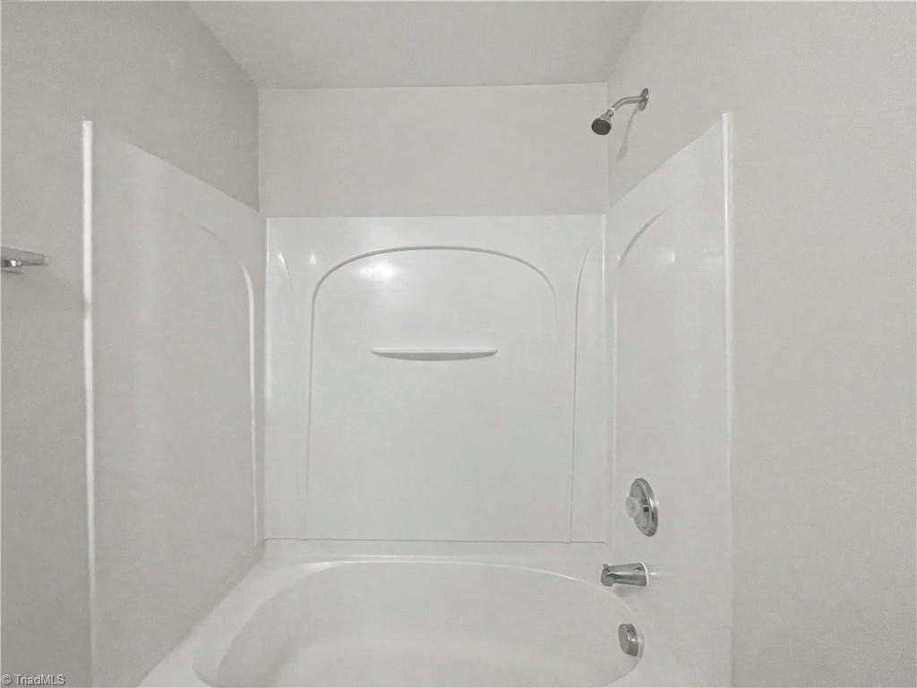 4039 Tarrant Trace Circle High Point, NC 27265 - Photo 15 of 23