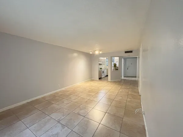 $2,000 | 1256 South Military Trail, Unit 913, Deerfield Beach, FL 33442