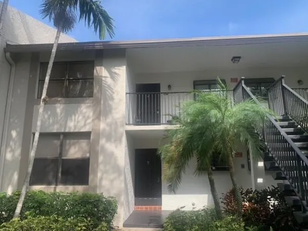 $2,000 | 1256 South Military Trail, Unit 913, Deerfield Beach, FL 33442