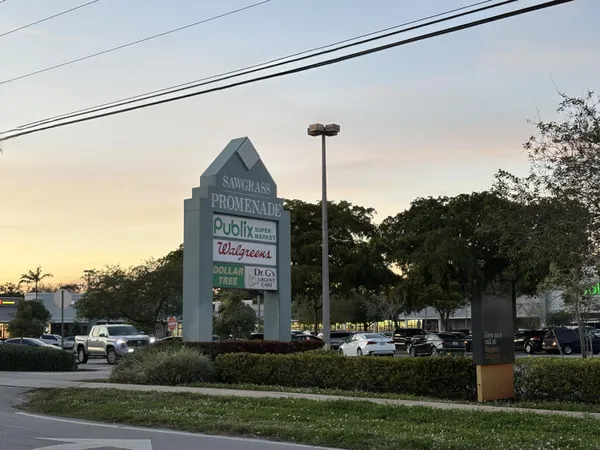 $2,000 | 1256 South Military Trail, Unit 913, Deerfield Beach, FL 33442