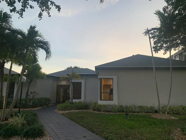 $2,000 | 1256 South Military Trail, Unit 913, Deerfield Beach, FL 33442