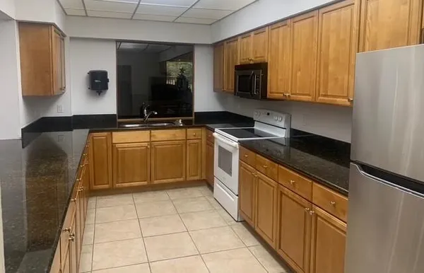 $2,000 | 1256 South Military Trail, Unit 913, Deerfield Beach, FL 33442