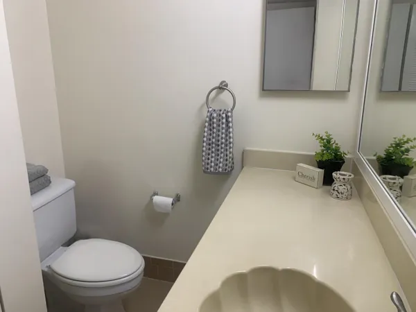 $2,000 | 1256 South Military Trail, Unit 913, Deerfield Beach, FL 33442