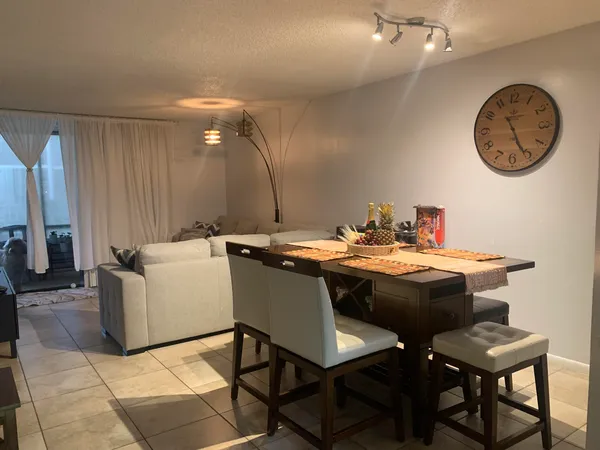 $2,000 | 1256 South Military Trail, Unit 913, Deerfield Beach, FL 33442