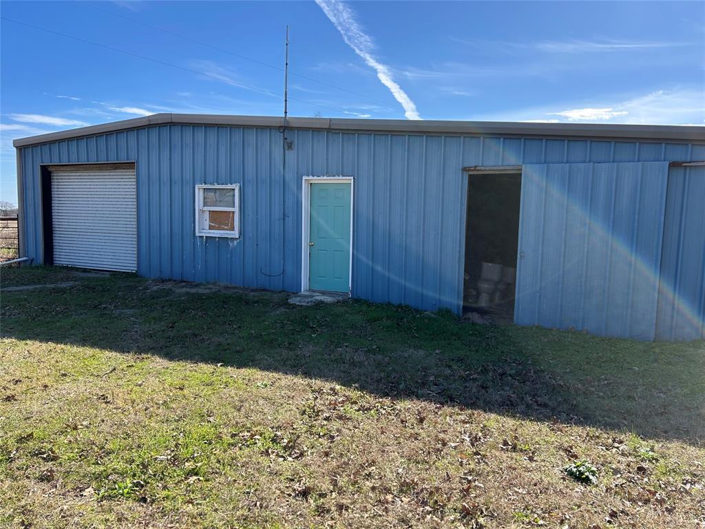 770 Rains County Road 3060 Emory, TX 75440 - Photo 19 of 39 a backyard of a house